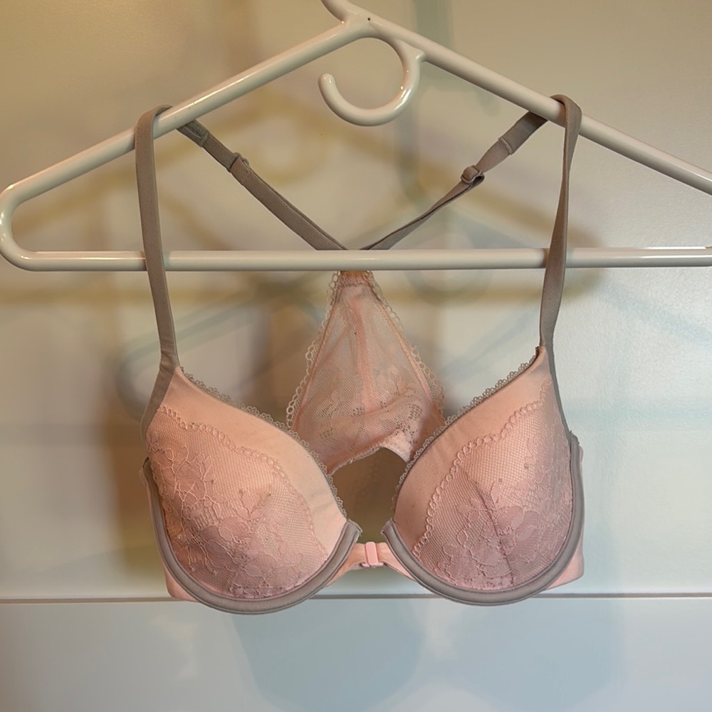 Victoria’s Secret • lace racer back bra